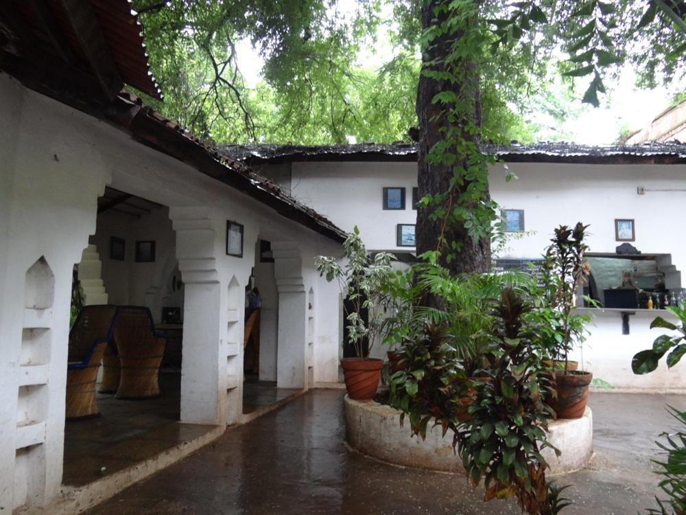 Labboo'Z Cafe And Lodge Maheshwar Exterior photo